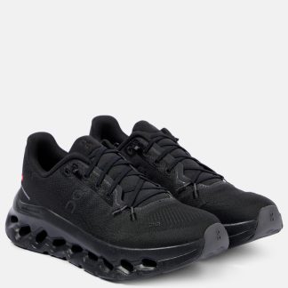 fashion designer On Cloudtilt running shoes in black