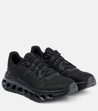 fashion designer On Cloudtilt running shoes in black