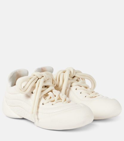 replica luxury Alexander McQueen Flexion leather sneakers in white